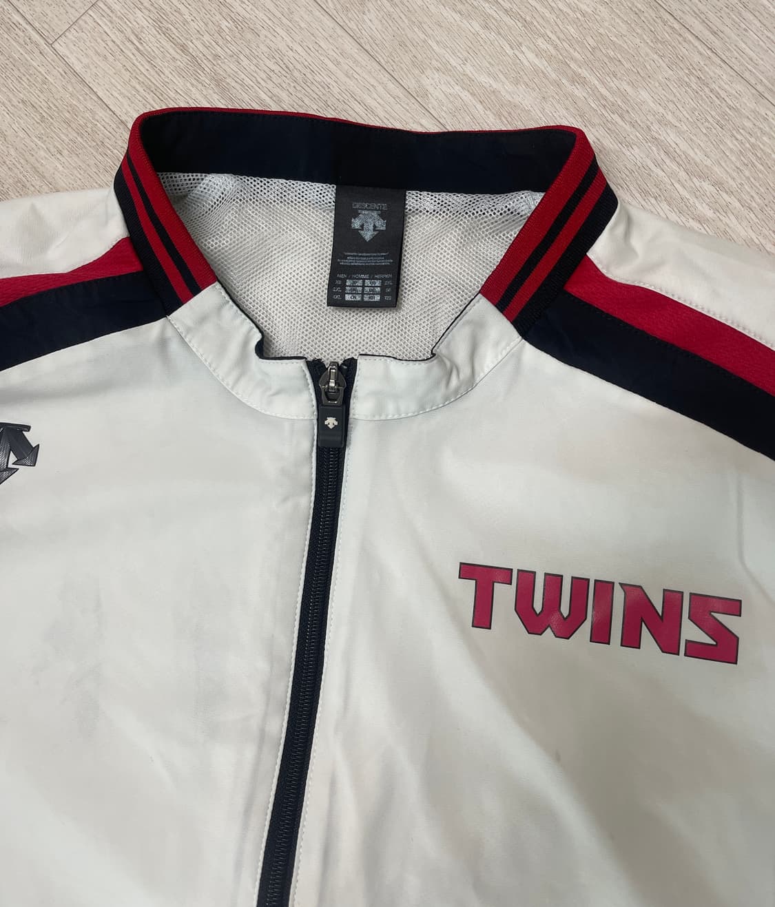 데상트 LG트윈스 바람막이 자켓 상품이미지3