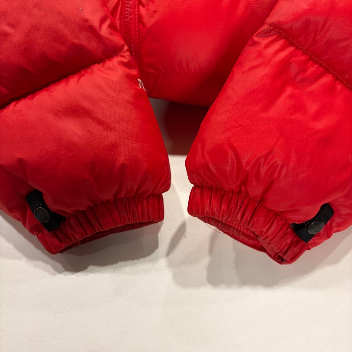 [90] 노스페이스 700 다운 눕시 패딩 레드/블랙 B596 상품이미지6
