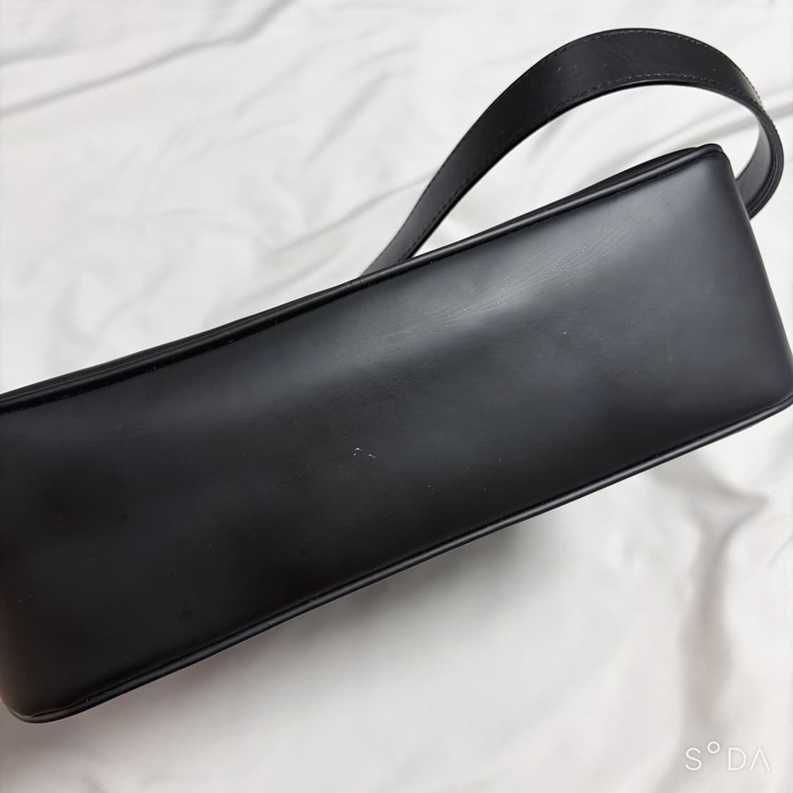 페라가모 블랙 레더 숄더백 상품이미지9