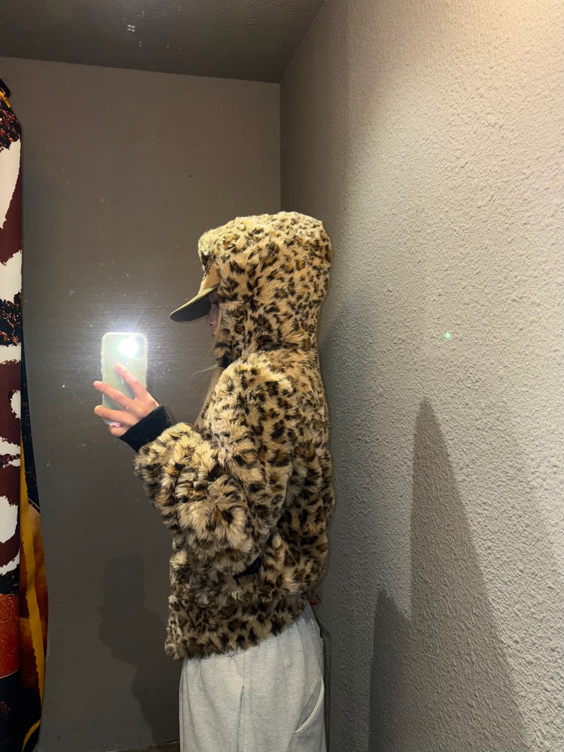 CHUXXX 레오파드 투웨이 후드 퍼자켓 상품이미지3