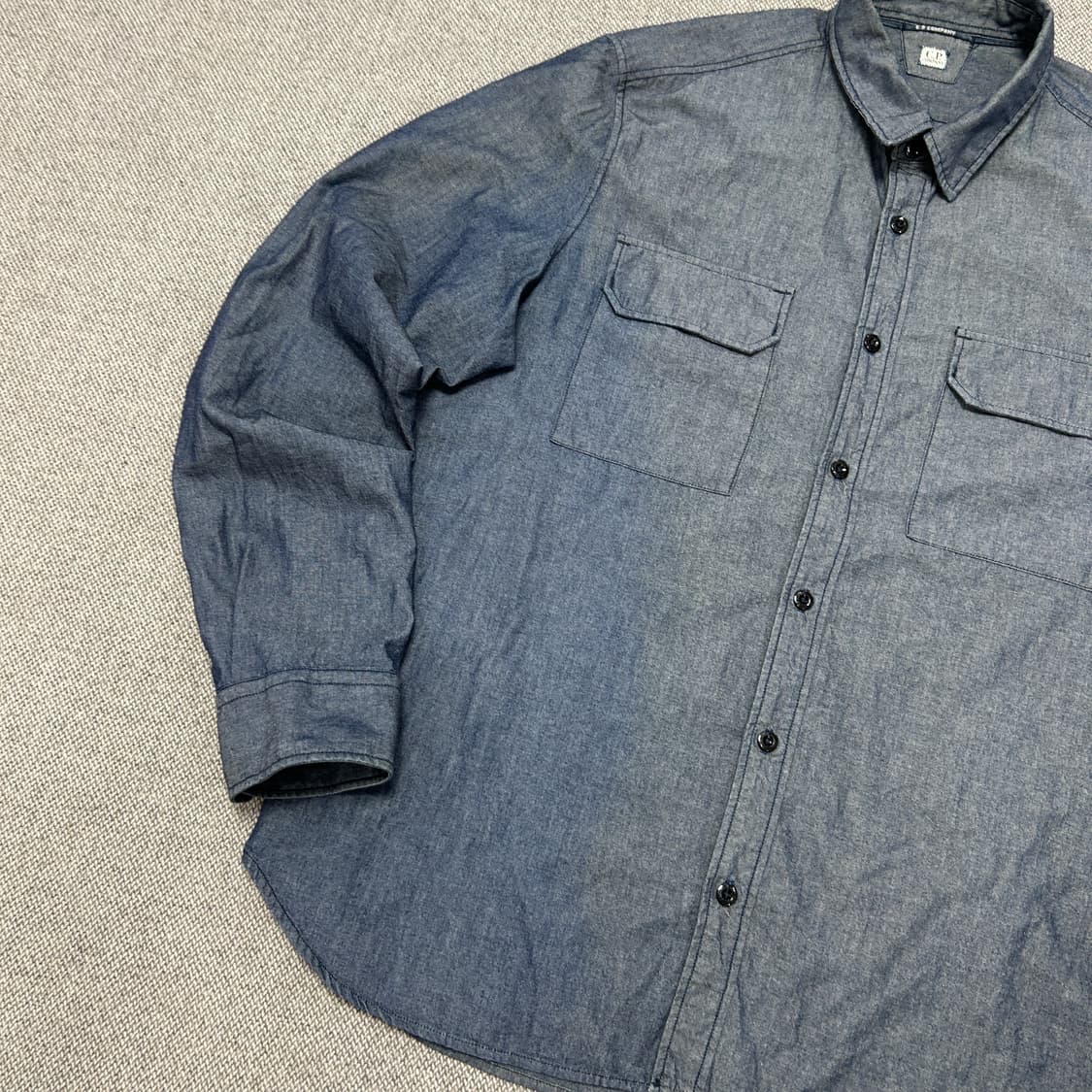 CP컴퍼니 렌즈 샴브레이 페이딩 셔츠(2XL) 상품이미지3