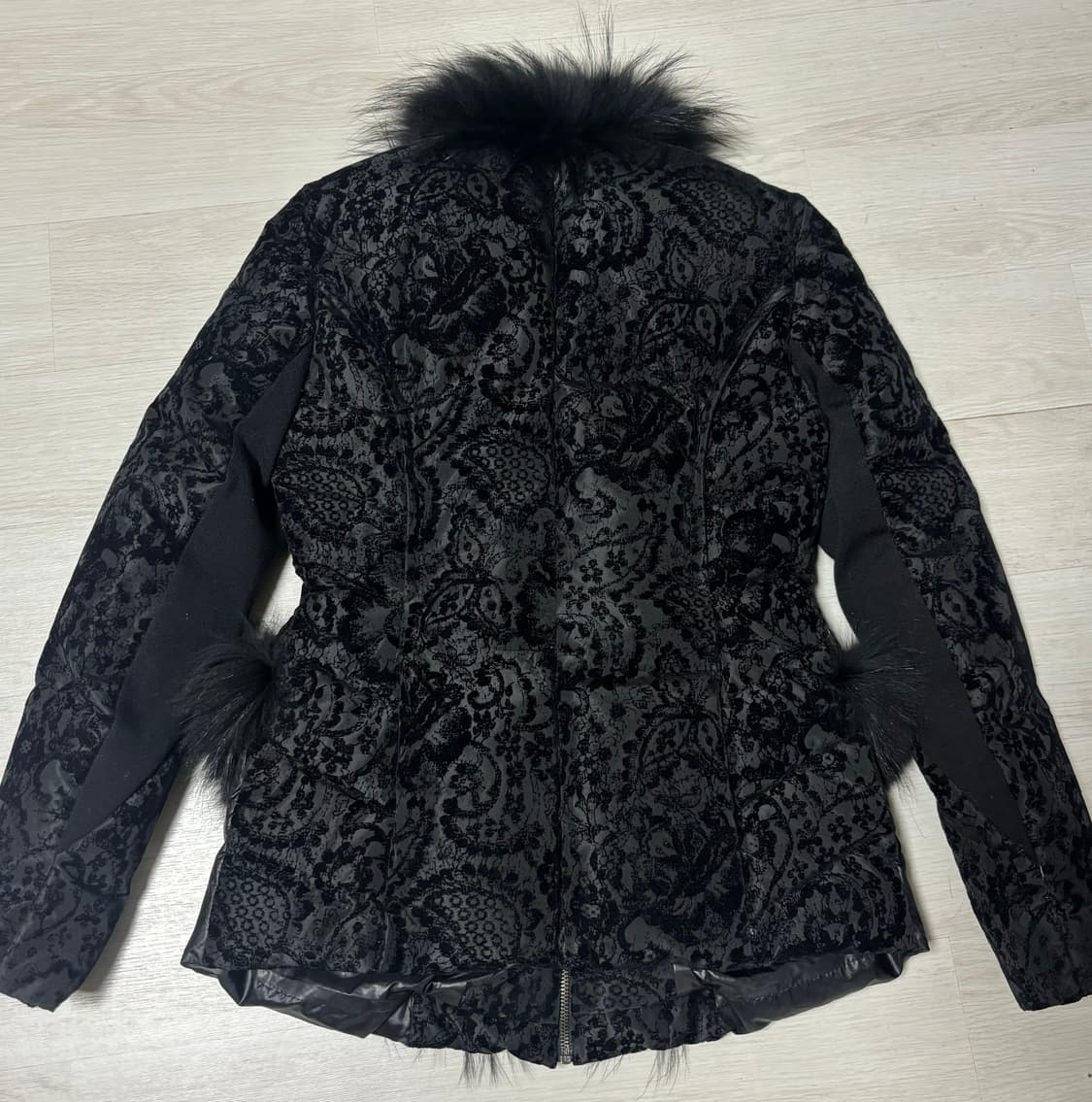 갸루st 블랙 벨벳 퍼 패딩 상품이미지3