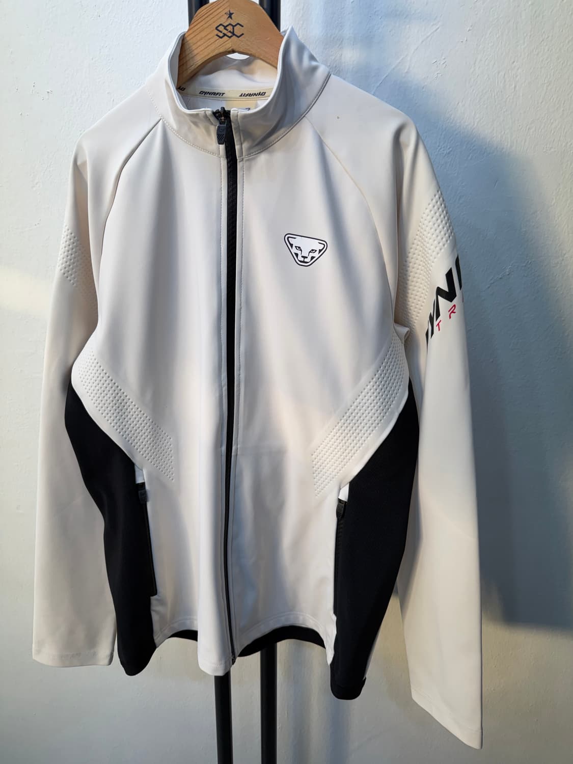 정품) 다이나핏 남성 집업 100 상품이미지3