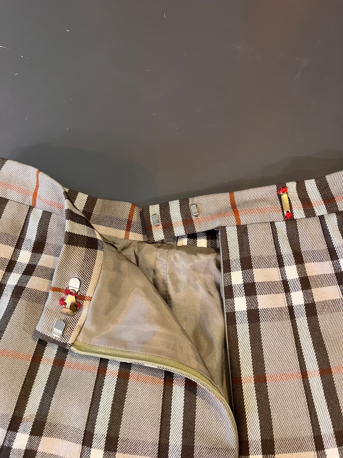 버버리 체크 플리츠 스커트 (영국제) 상품이미지4