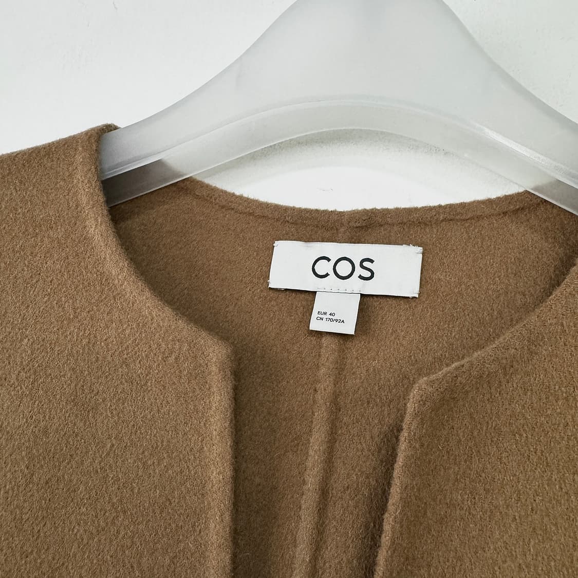 코스 COS 브이넥 슬리브리스 탑 상품이미지4