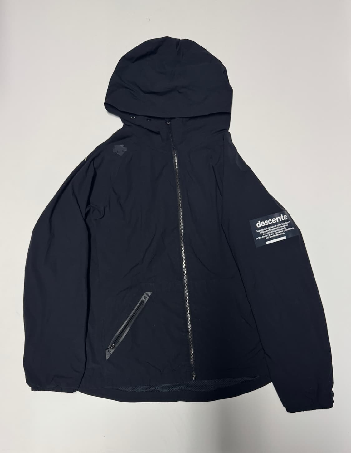 데상트 로고 후드 바람막이 자켓 L 블랙 상품이미지1