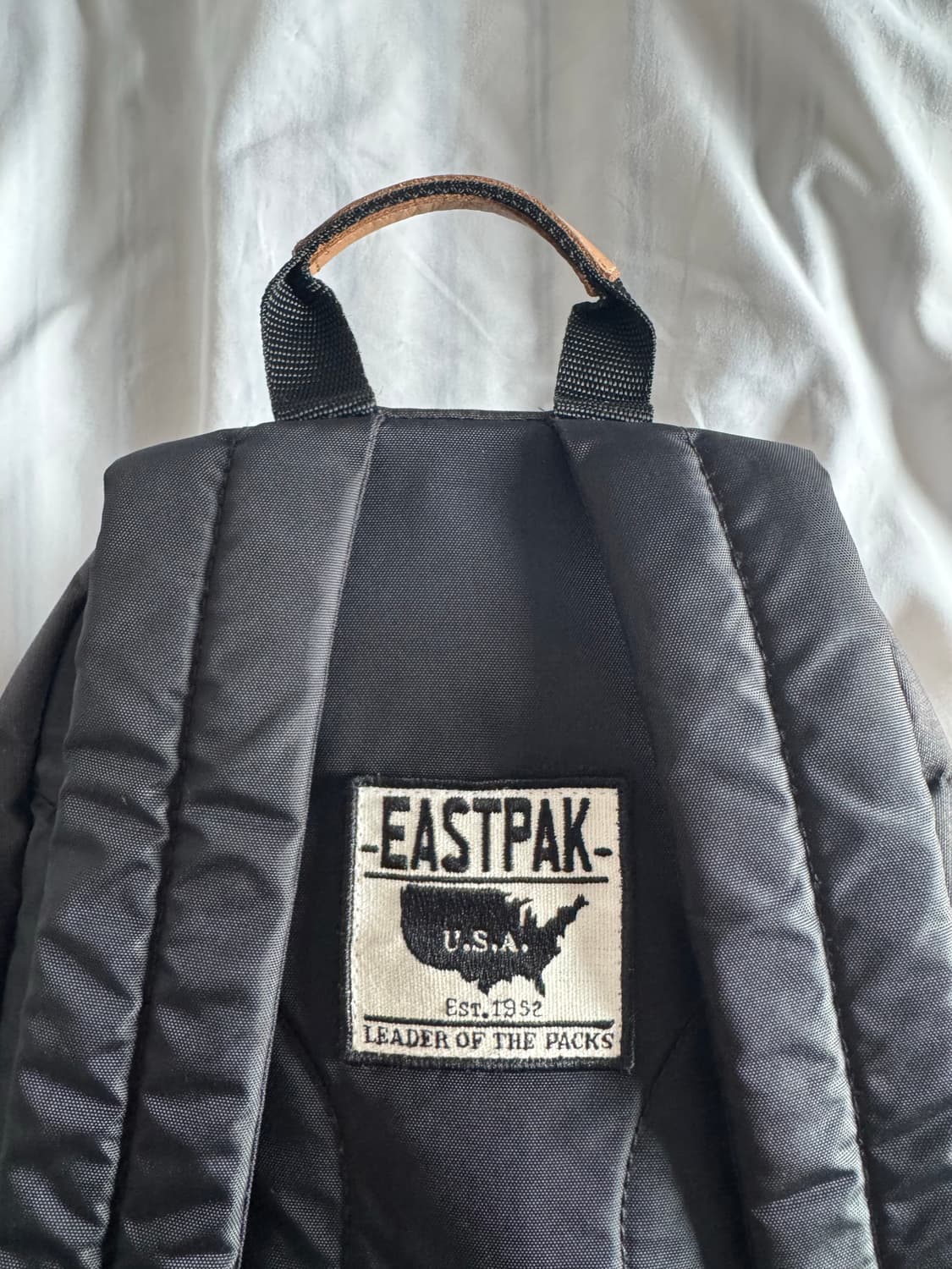 이스트팩 클래식 와이오밍 백팩 블랙 상품이미지3