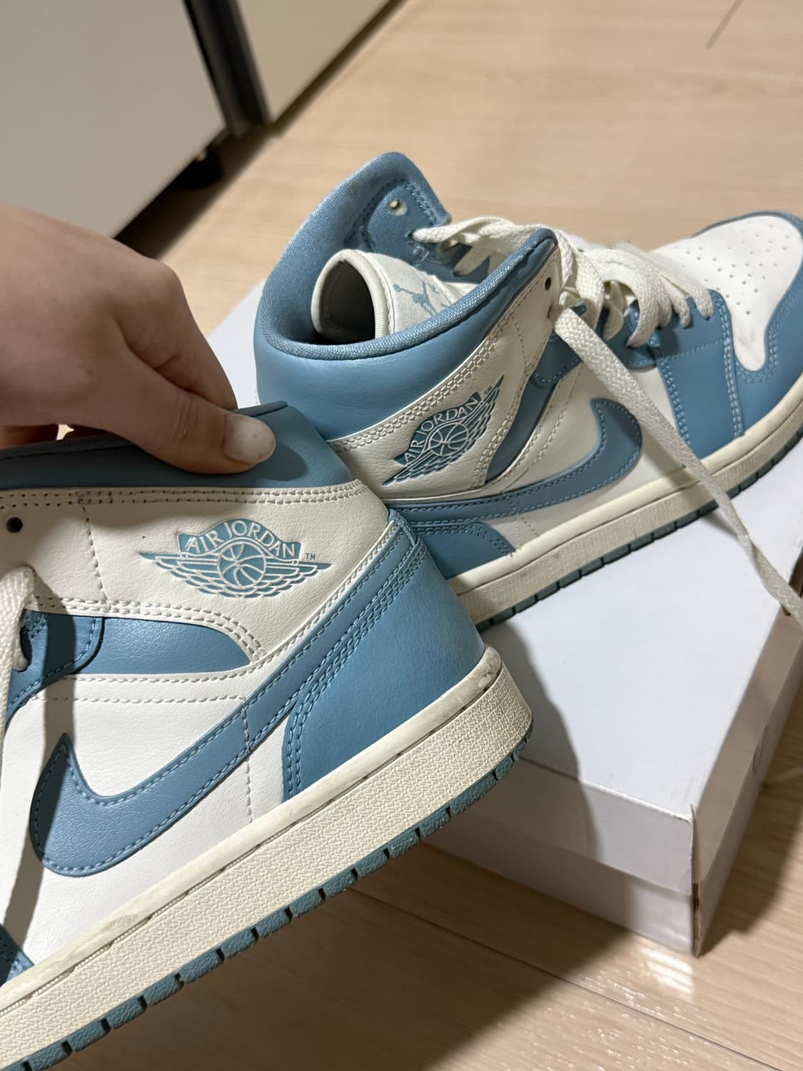 조던 1 미드 세일 앤 원 블루 상품이미지4