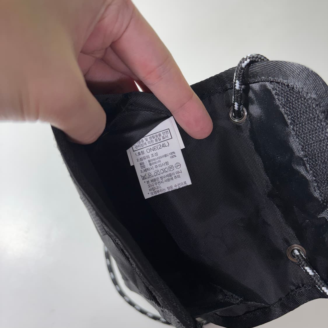 OS 노스페이스 블랙 샤코슈 미니 크로스백 상품이미지4