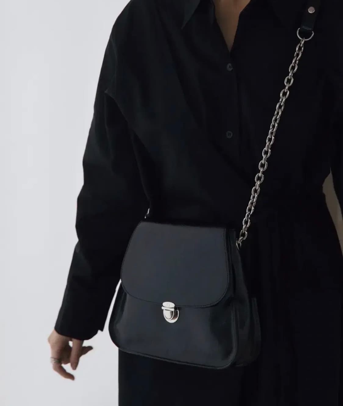 레더리 아더 클래식 체인백 [BLACK] 상품이미지4