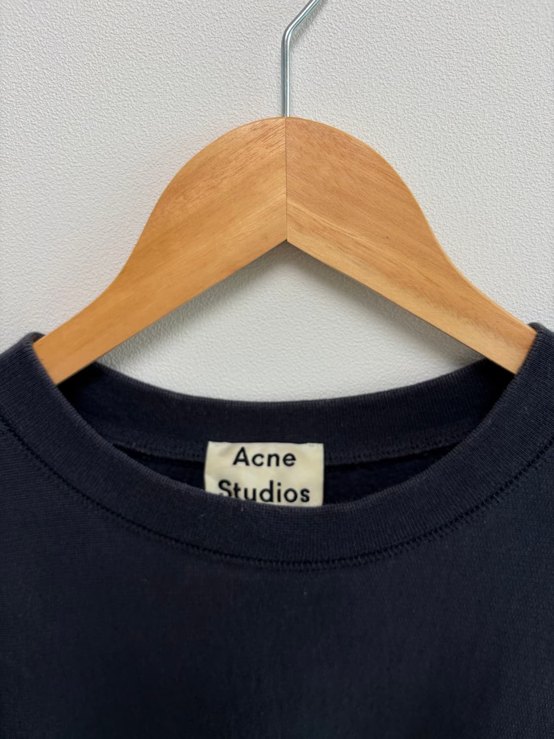 아크네 스웻셔츠 네이비 상품이미지2
