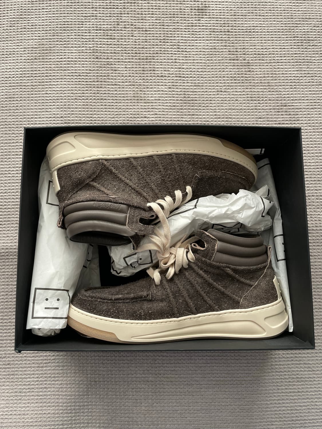 아크네스튜디오 바튼 헤어리 스니커즈 상품이미지1