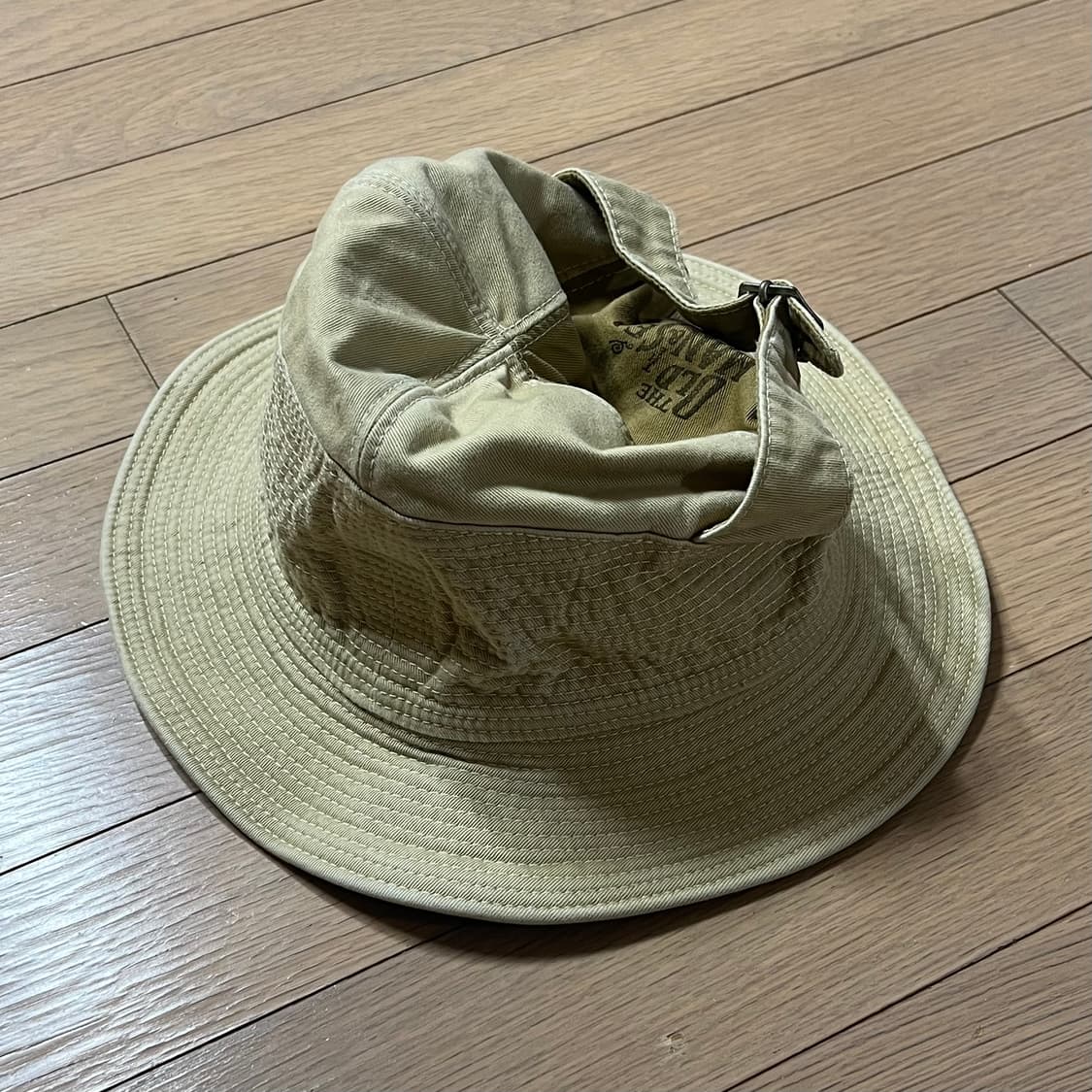 캐피탈 노인과 바다 버킷햇 상품이미지1