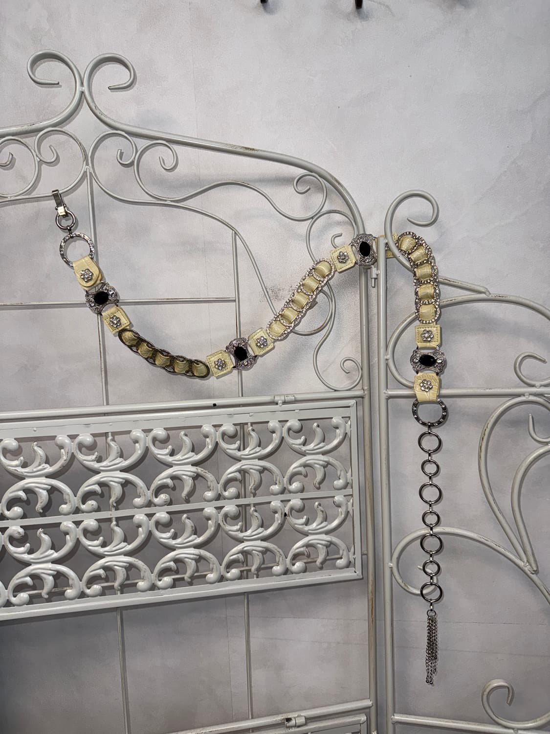 Ivory oriental flower cubic chain belt 상품이미지1