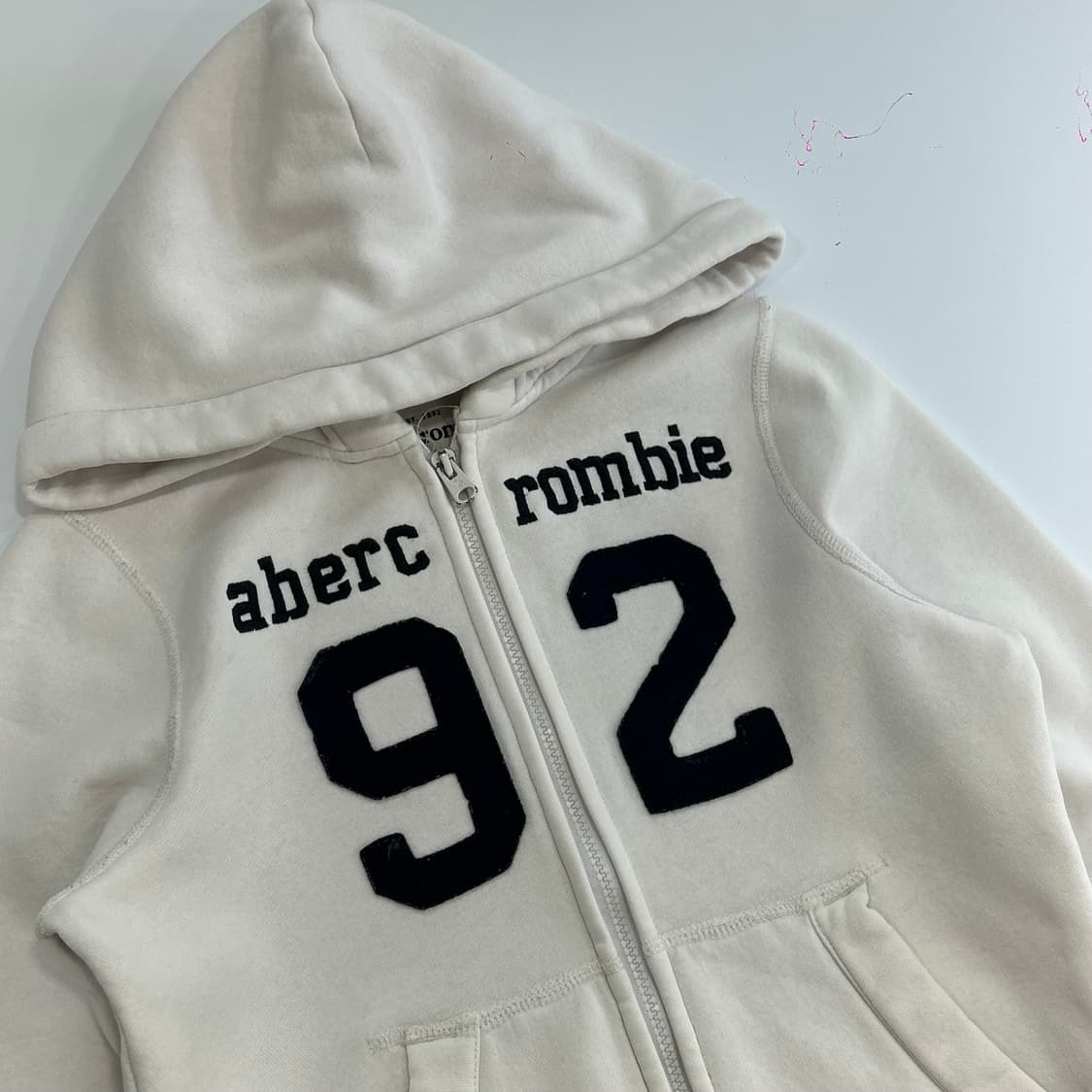Abercrombie 스펠아웃 92 로고 화이트 후드집업  상품이미지4