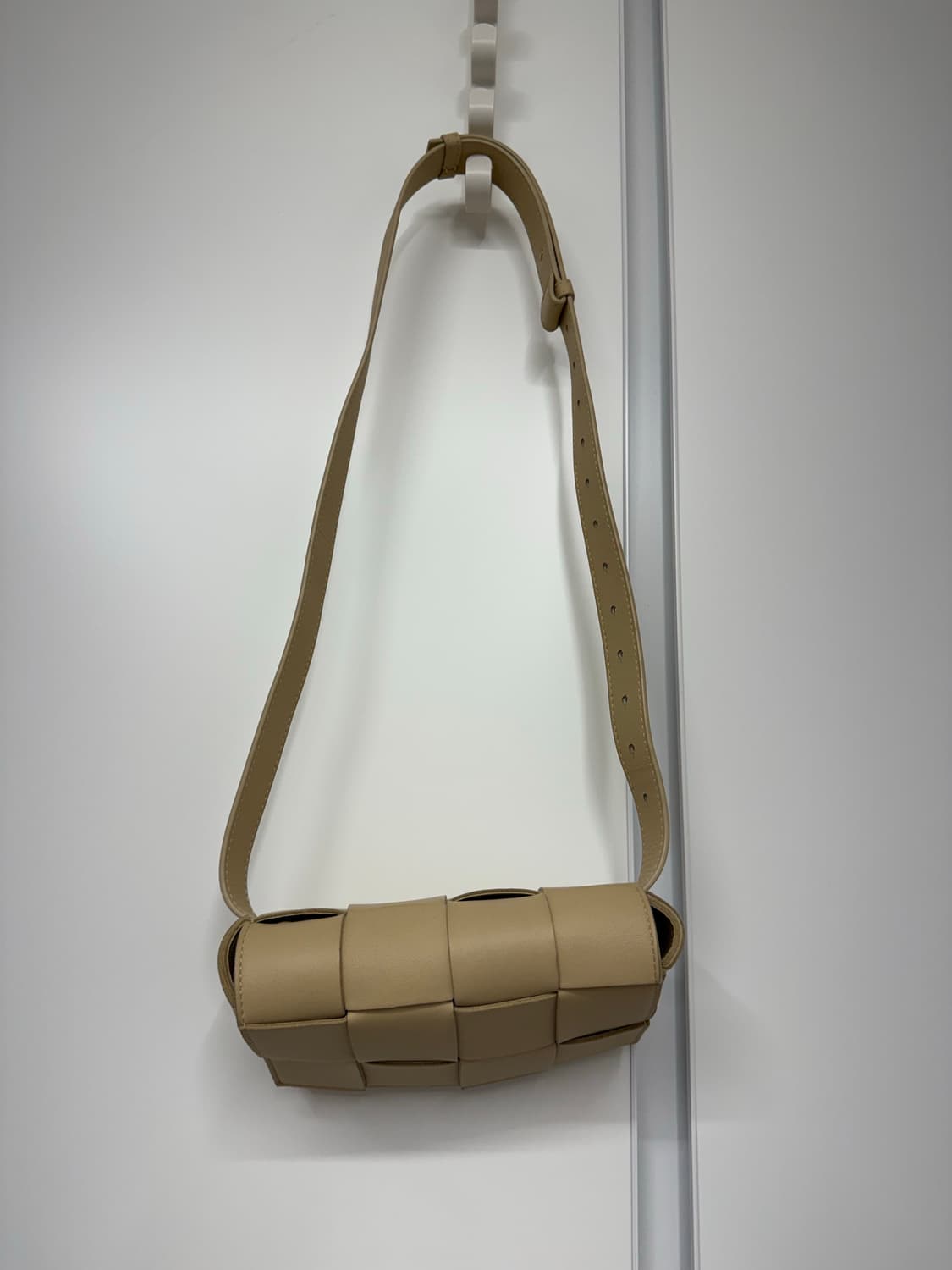 보테가베네타 카세트백 스몰 베이지 상품이미지1