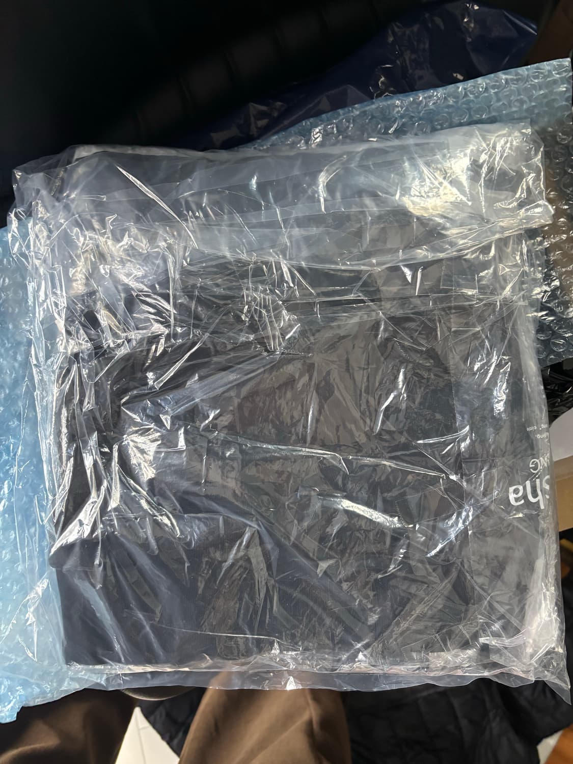 몽클레어 22FW 남성 로고 패치 맨투맨 상품이미지4