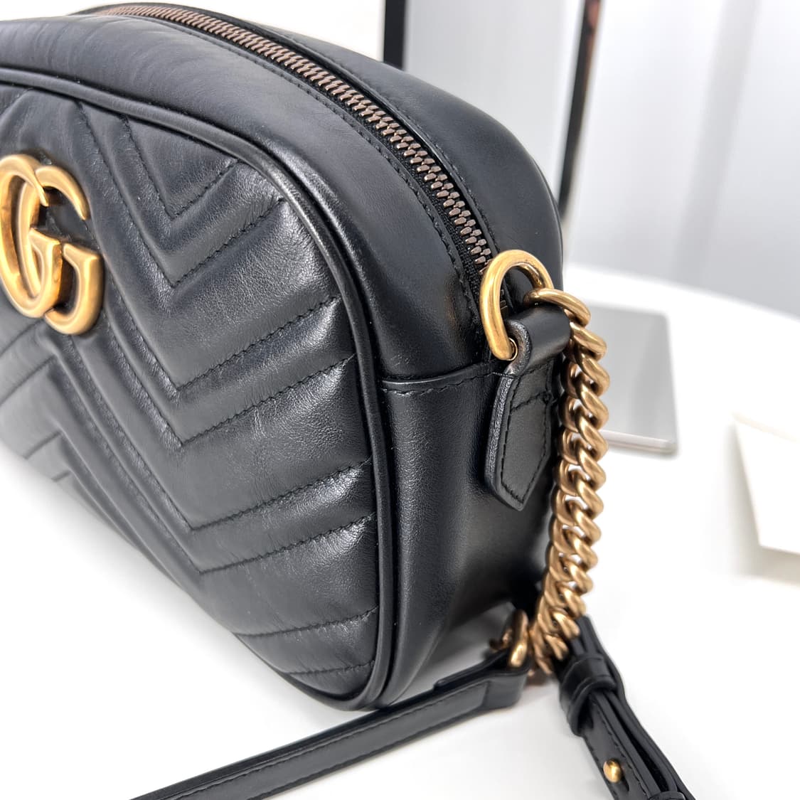 구찌 GG 마몽 마틀라세 크로스백 스몰 블랙 (447632) 상품이미지8