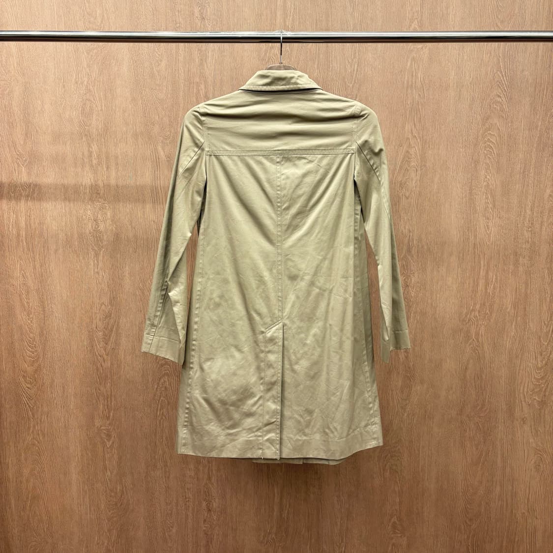 쟈딕 앤 볼테르 싱글 코트 히든 버튼 플래킷 스탠드 칼라 디테일 베이지 상품이미지3