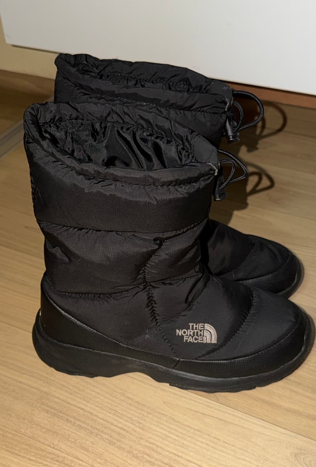 노스페이스 패딩부츠 블랙 스트링슈즈 방한화눕시숏여성화 보온신발230235 상품이미지1