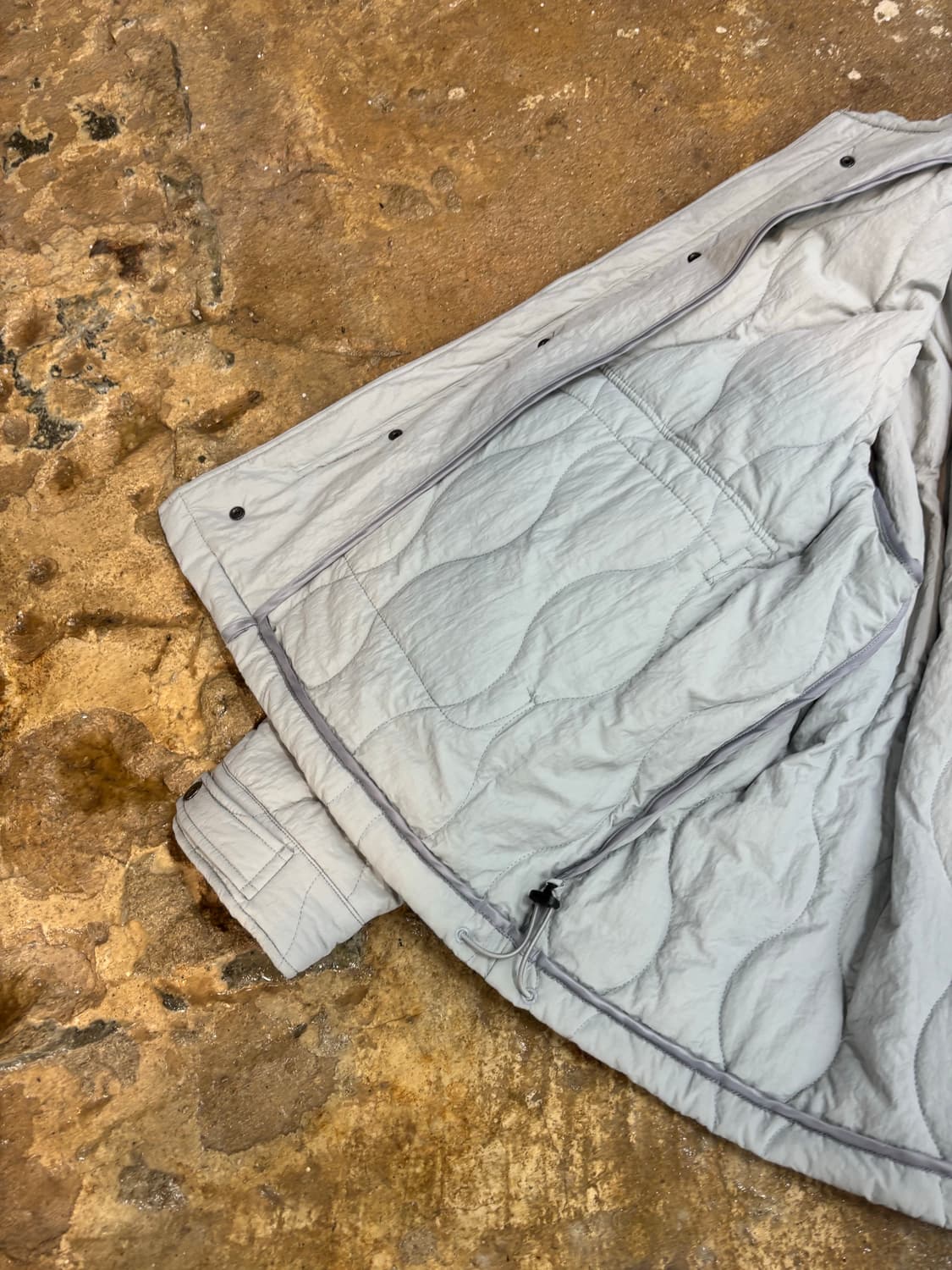 어반디타입 오버핏 퀼팅 블루종_라이트그레이 상품이미지4