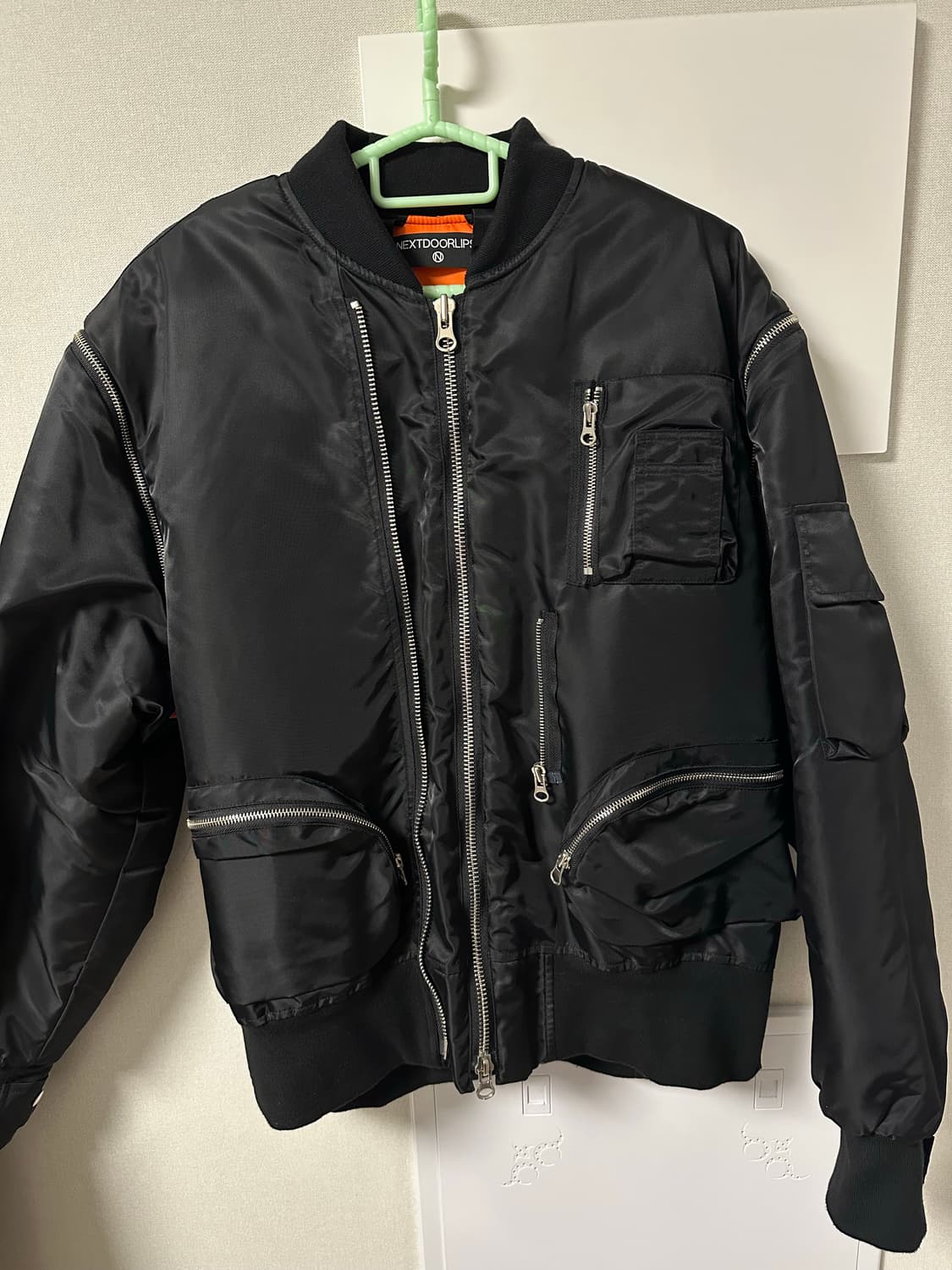 넥스트 도어립스 마원 봄버 상품이미지1