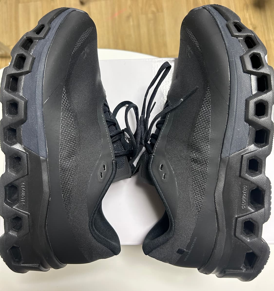 온 러닝 x 포스트 아카이브 팩션  size 275 상품이미지2