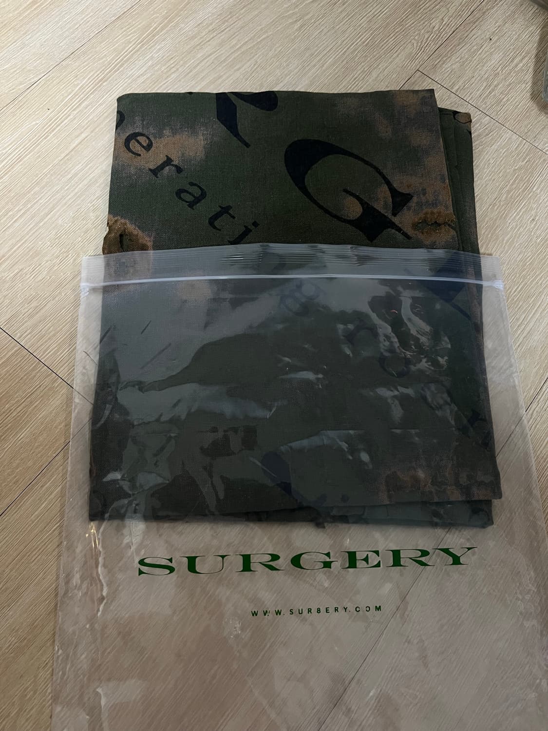 써저리 한정판 카모 스카프 상품이미지3