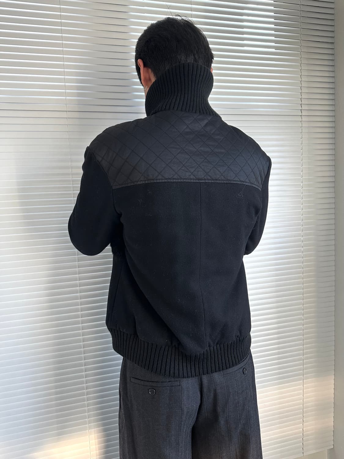 발망 퍼 퀼팅 하이넥 봄버 자켓 상품이미지4