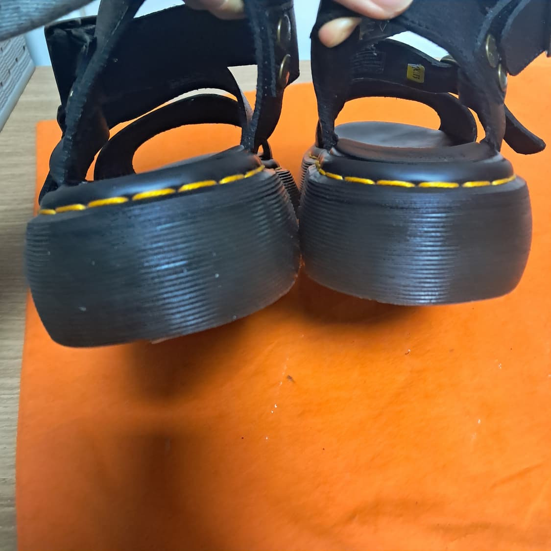 닥터마틴 블랙 가죽 샌들 글그리폰쿼드 7UK(약260) 상품이미지8