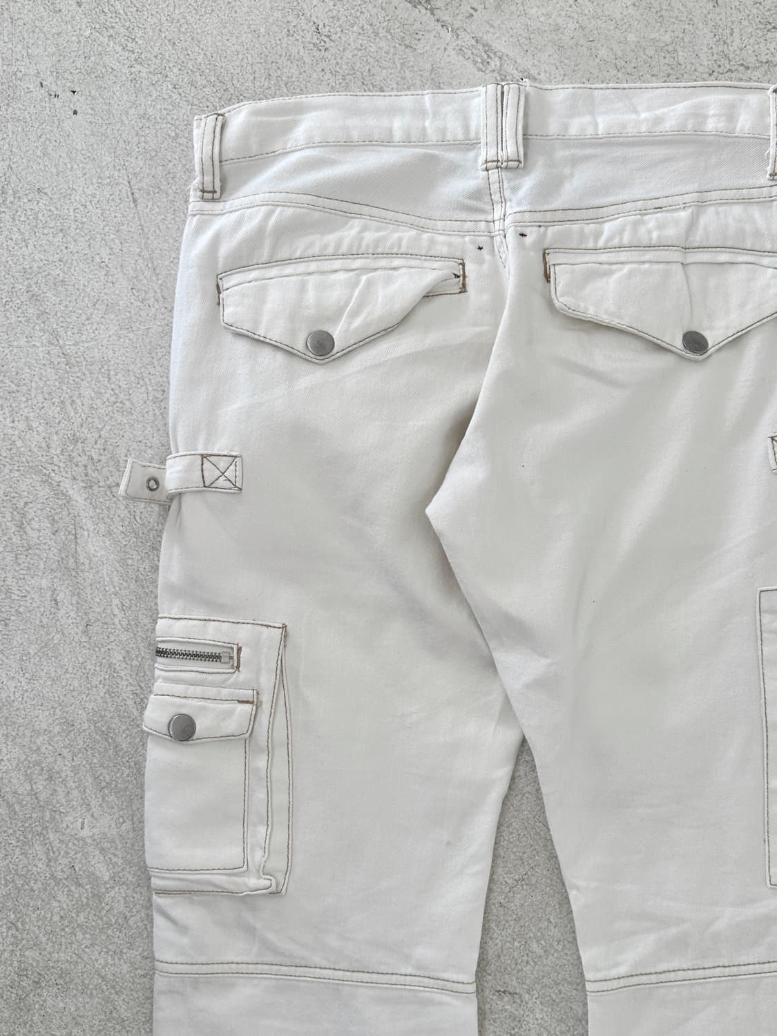 시멘틱 디자인 멀티 포켓 카고 플레어 팬츠 상품이미지6