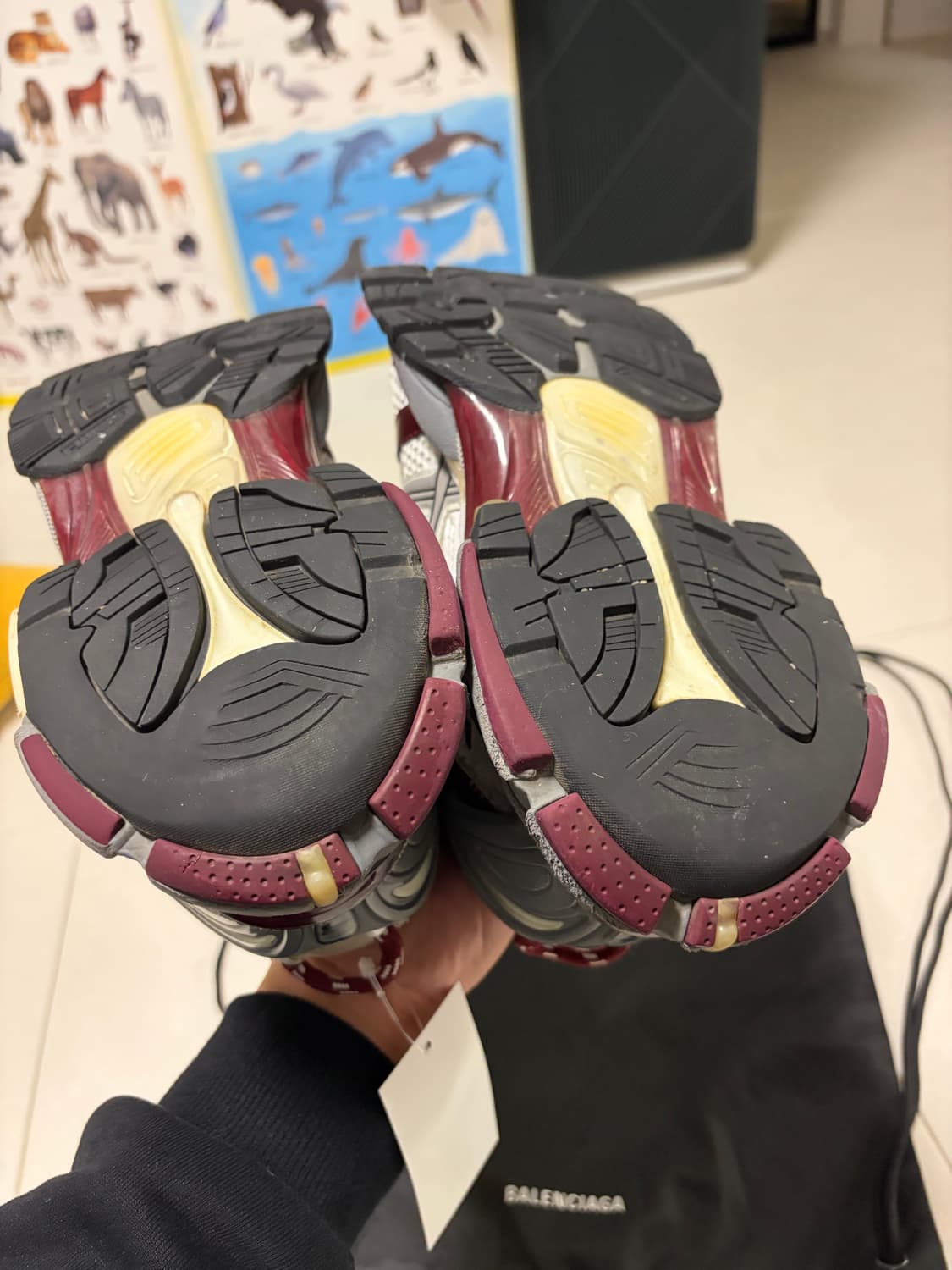 발렌시아가 러너 버건디 41사이즈 판매합니다 상품이미지4