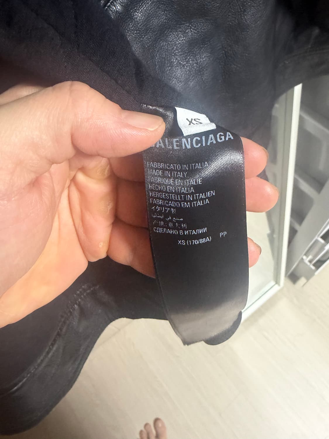 발렌시아가 1917 컬리지 레더 후드 판매합니다. 상품이미지5