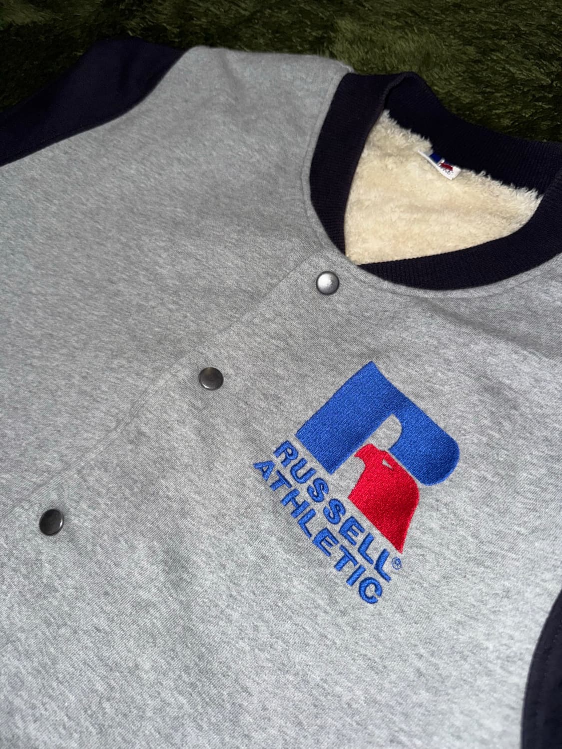 [L] 러셀 애슬레틱 엠브로더리 로고 이너 플리스 스타디움 자켓 그레이 상품이미지2