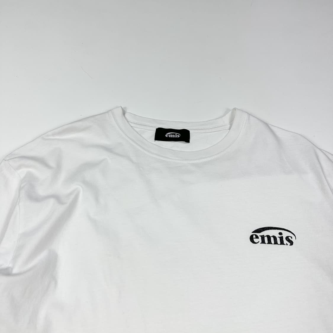 이미스 emis 화이트 반팔티 (L) 상품이미지1
