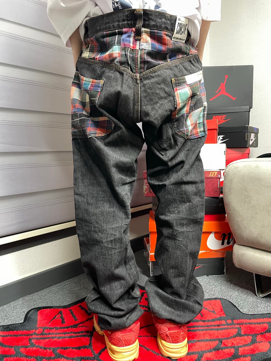 CONCAVE 체크 패치 블랙 데님 팬츠 (30-32 추천) 상품이미지1