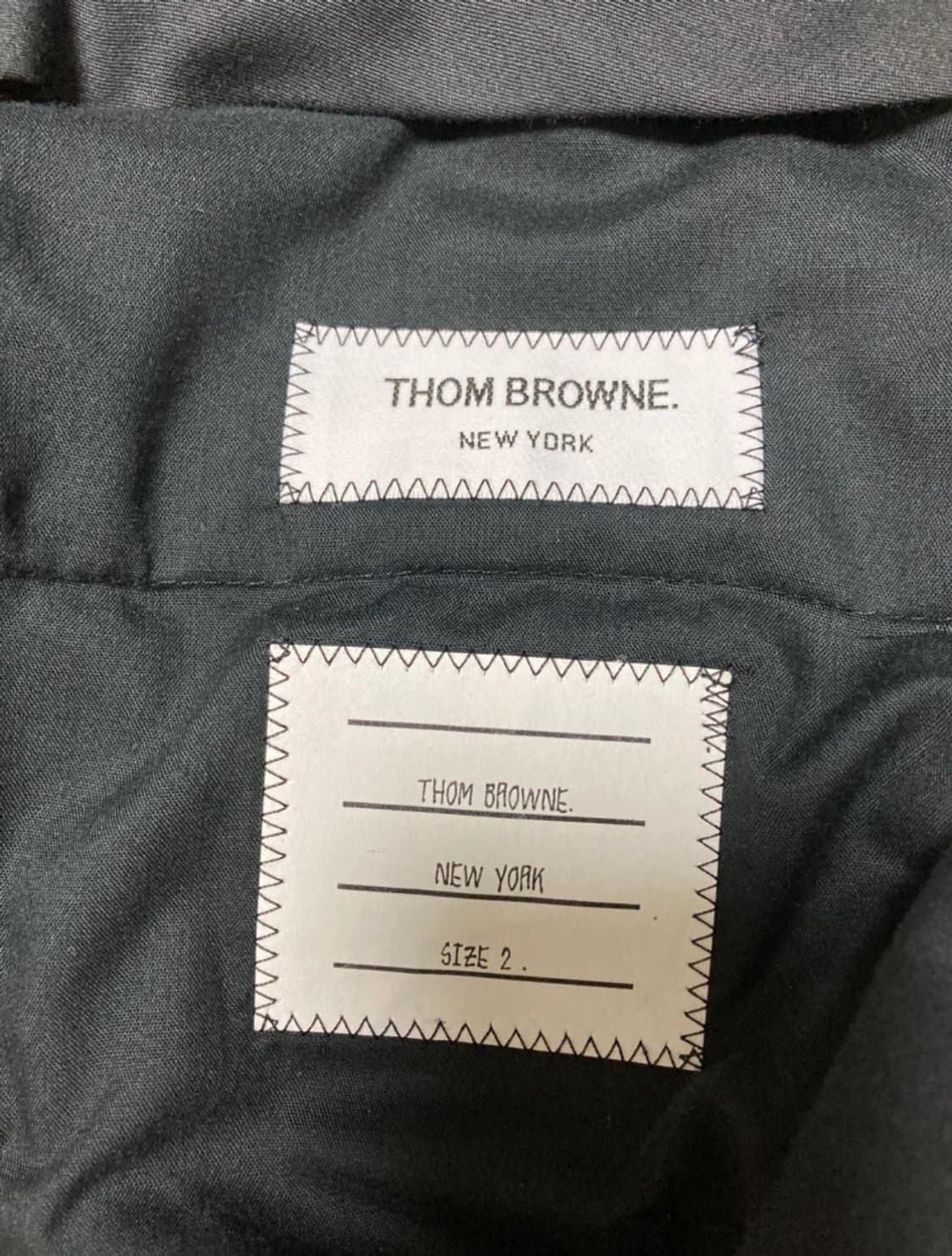 톰브라운(Thom Browne) 그레이 4선 슬랙스 SIZE 2 / 허리 상품이미지3