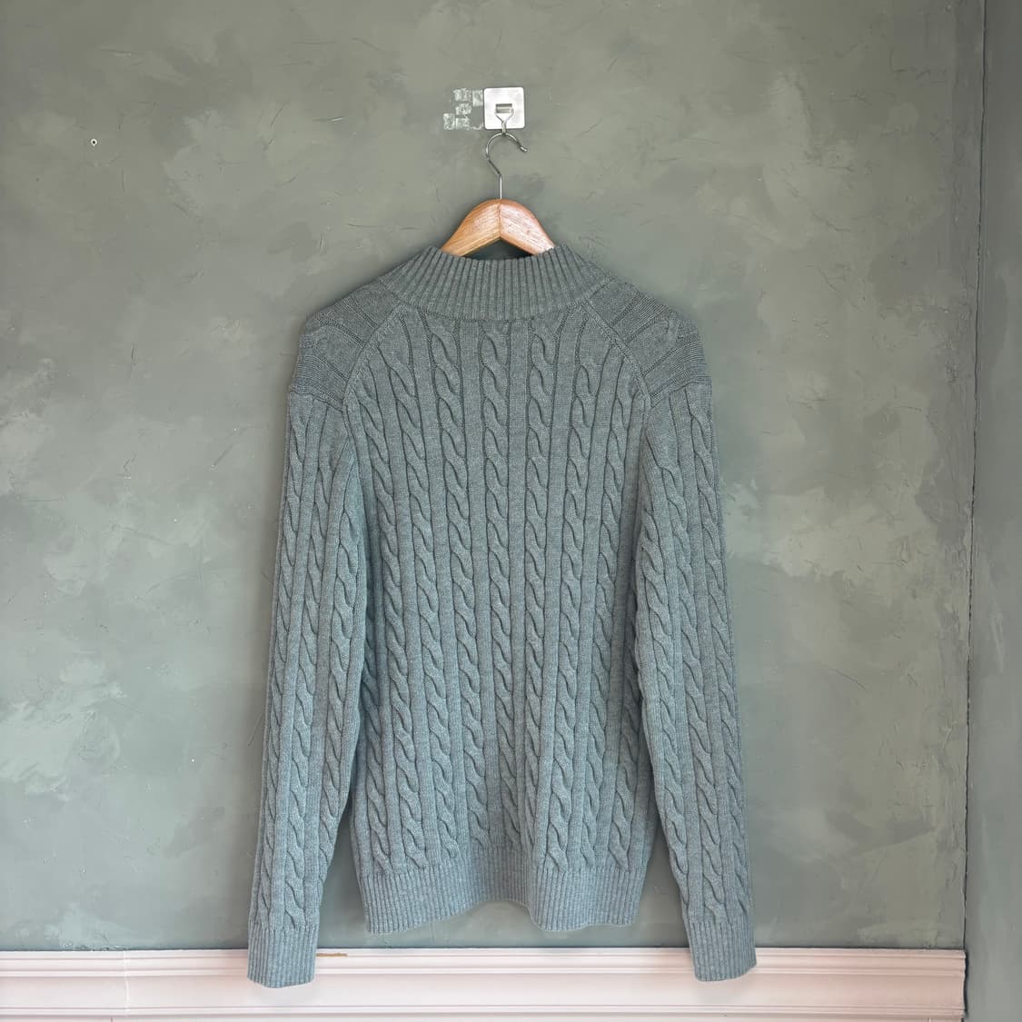 폴로 랄프로렌 꽈배기 니트 반집업 그레이 상품이미지4