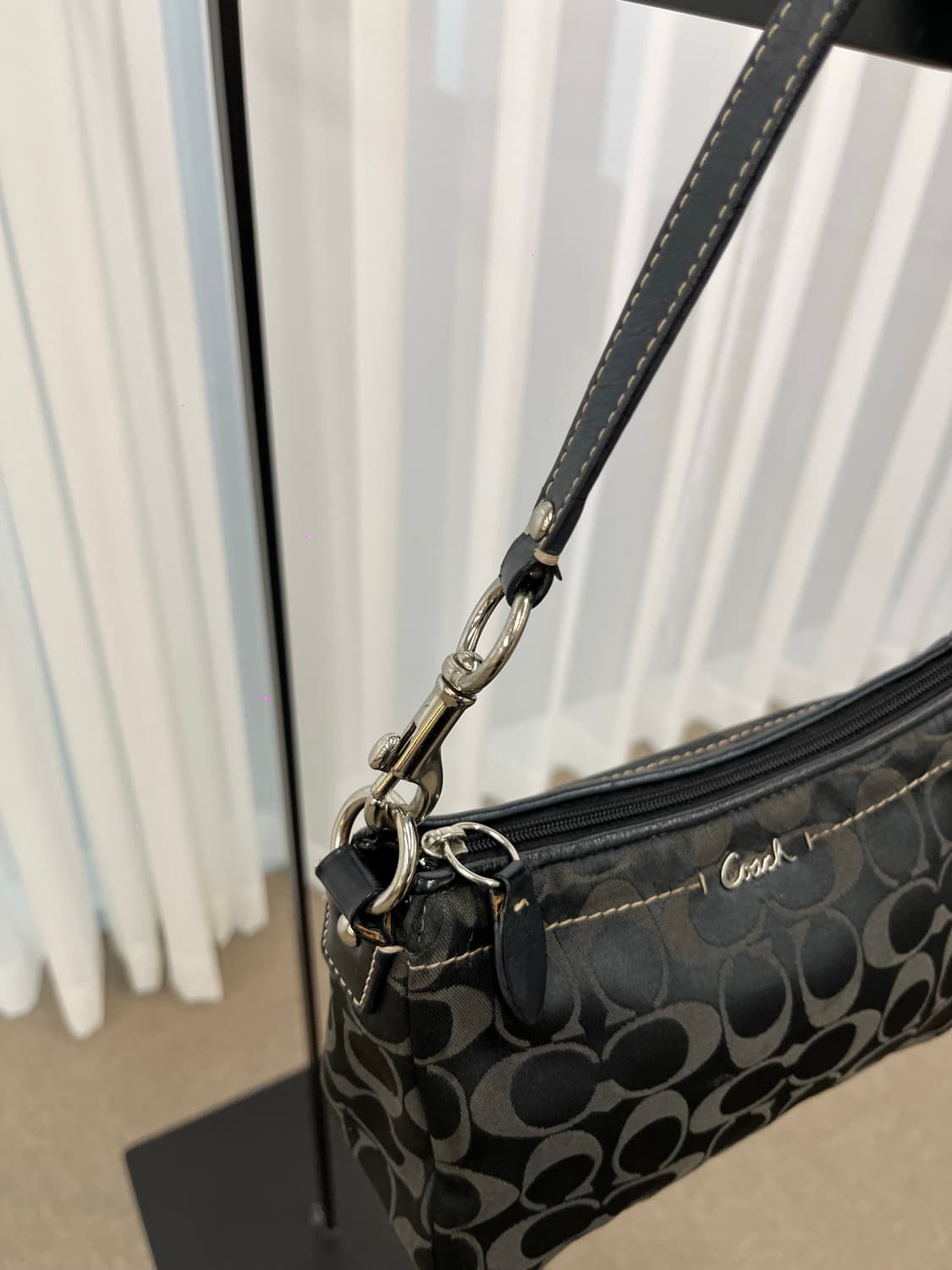 Coach Black Mini Bag 상품이미지5