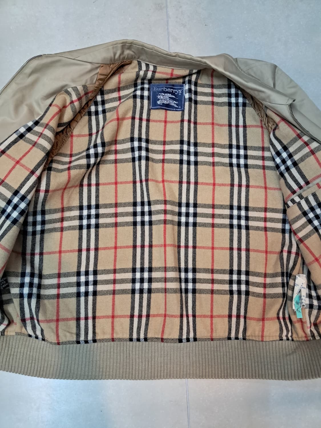 버버리 베이지색 자켓 (정품) 상품이미지3