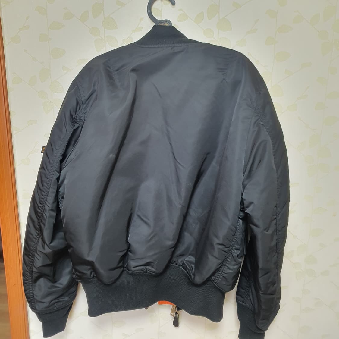 알파인더스트리 ma-1 블랙 자켓 판매합니다  상품이미지5