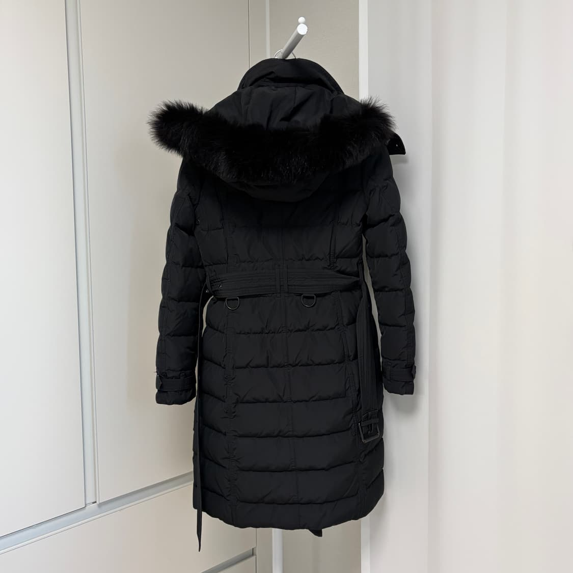 버버리 알러데일 폭스퍼 롱패딩 상품이미지3