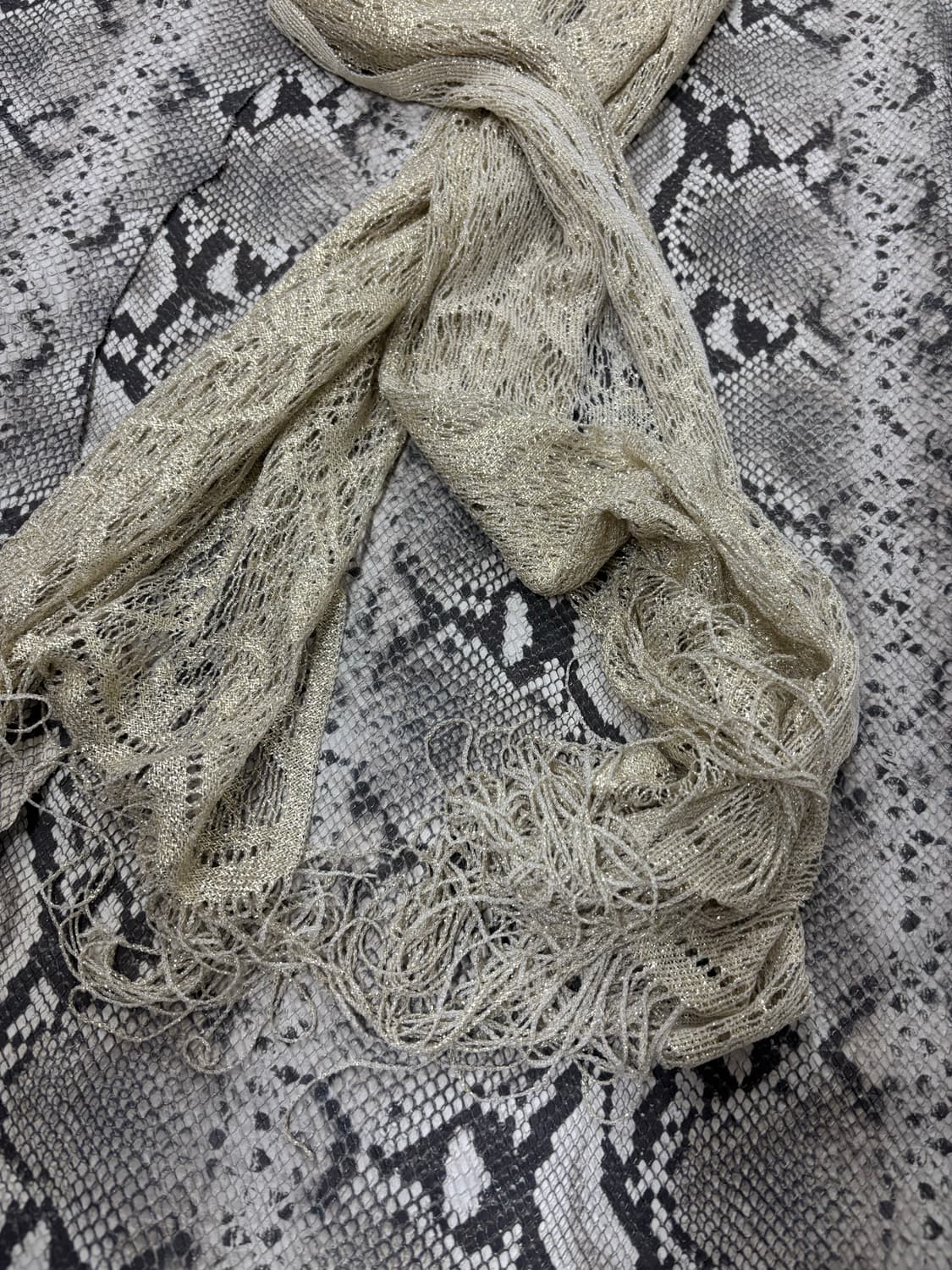“Vintage” Yellow Long Scarf 상품이미지4