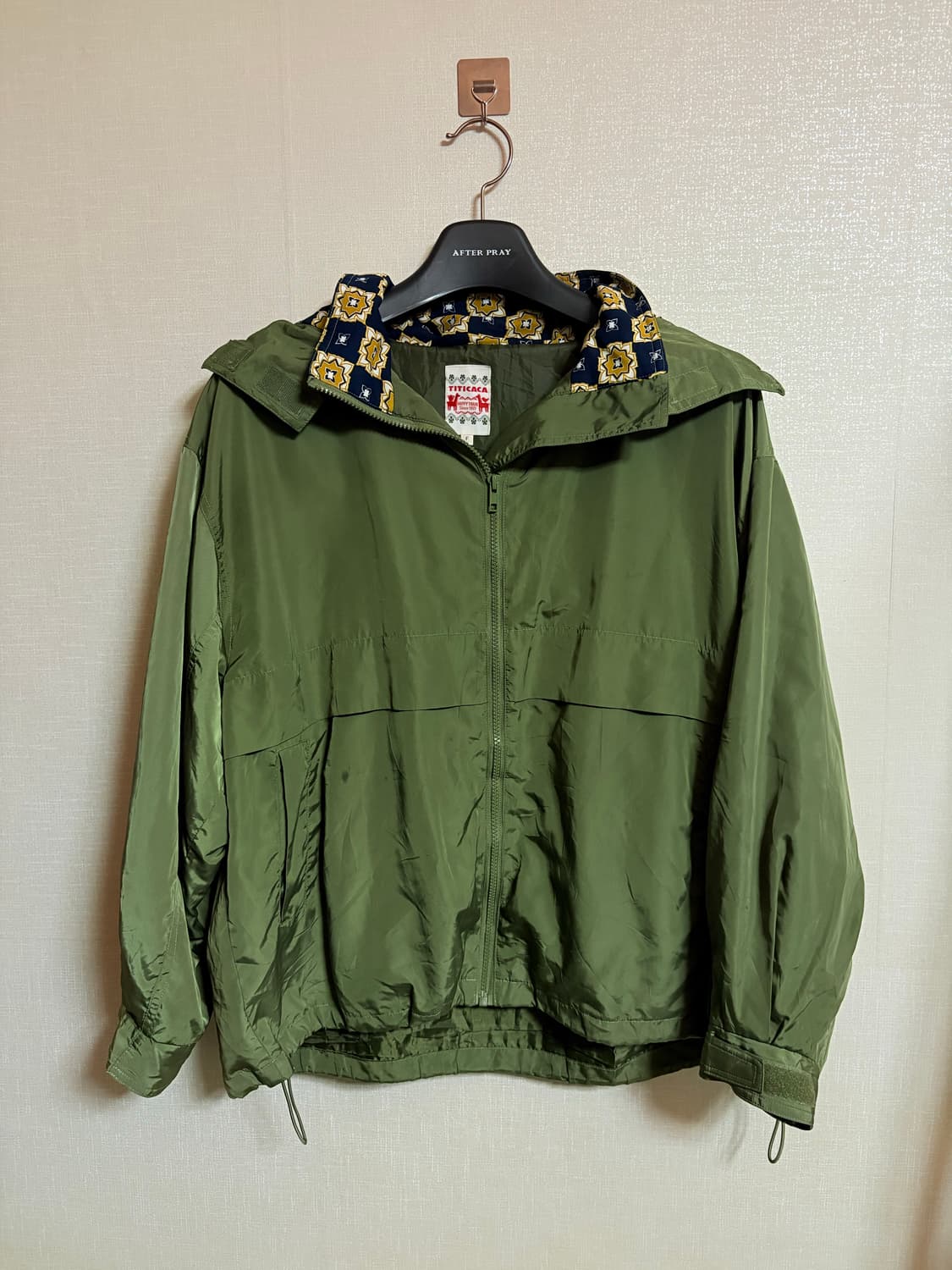 Titicaca kaki windbreaker 상품이미지3