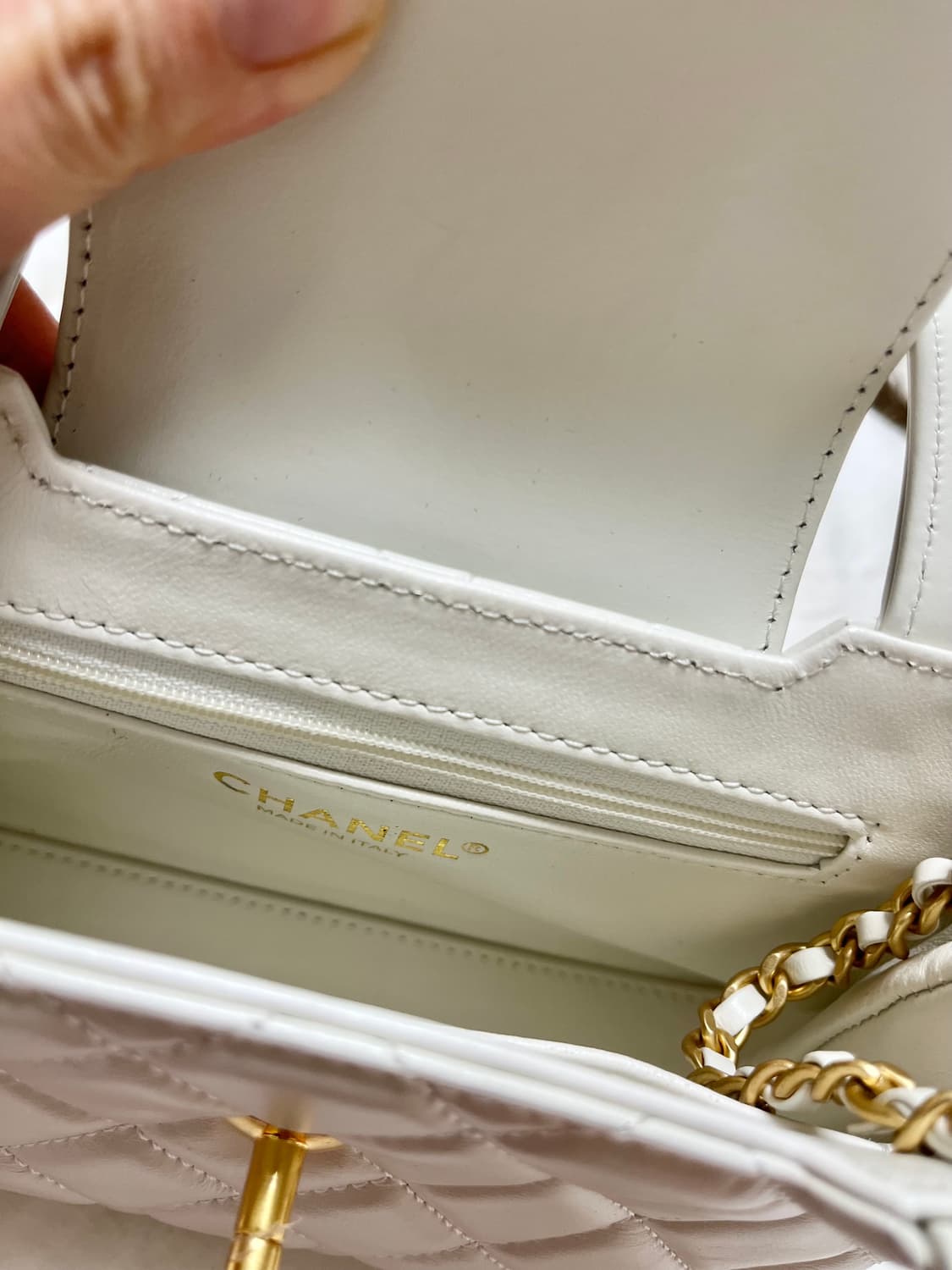 샤넬 화이트 탑핸들백 상품이미지3
