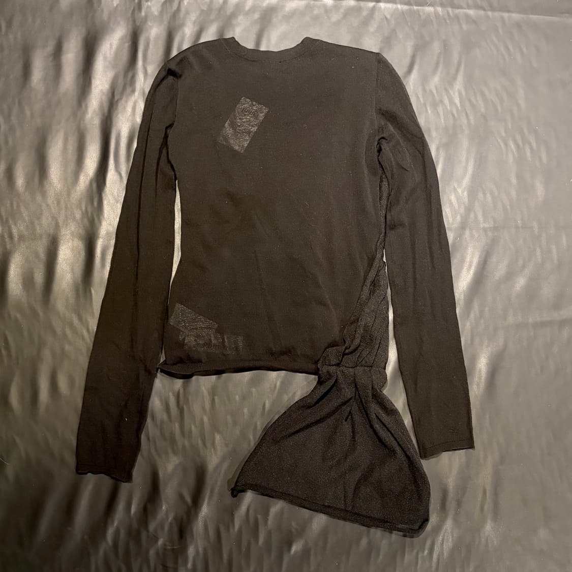 준지 트위스트 랩 디테일 블랙 탑 상품이미지2