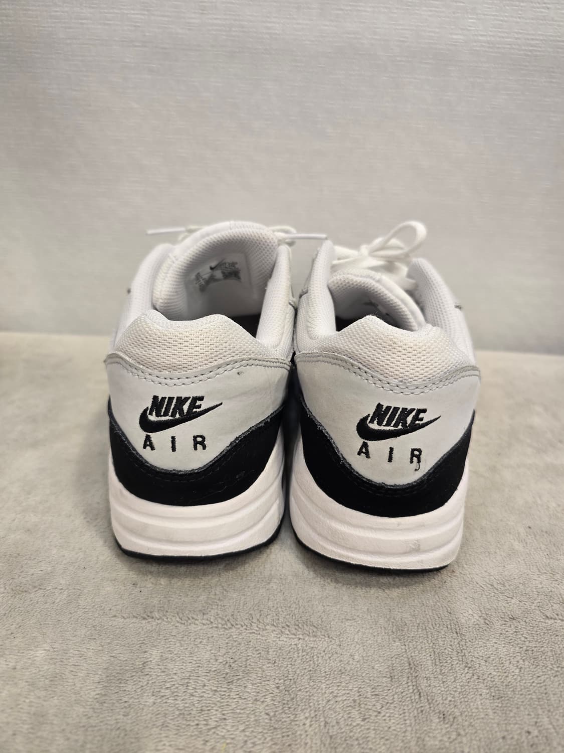 나이키 에어맥스 1 흰검 운동화 250mm 상품이미지4