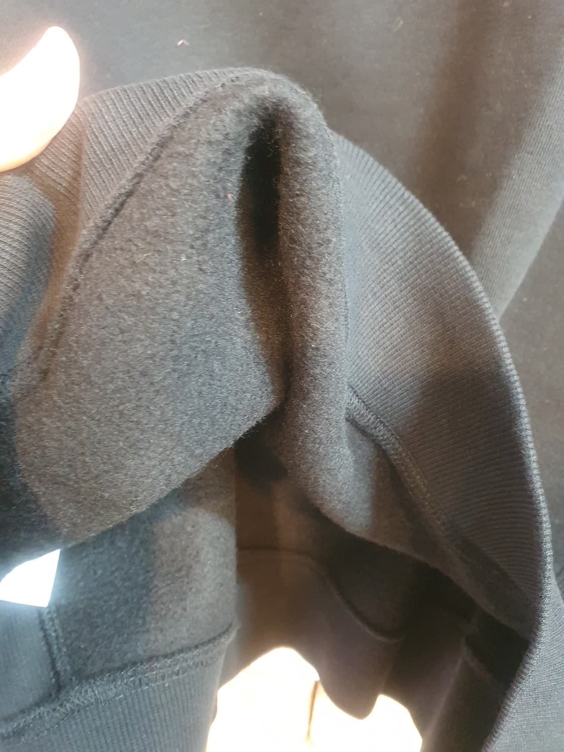 마커스루퍼 블랙 맨투맨 상품이미지7