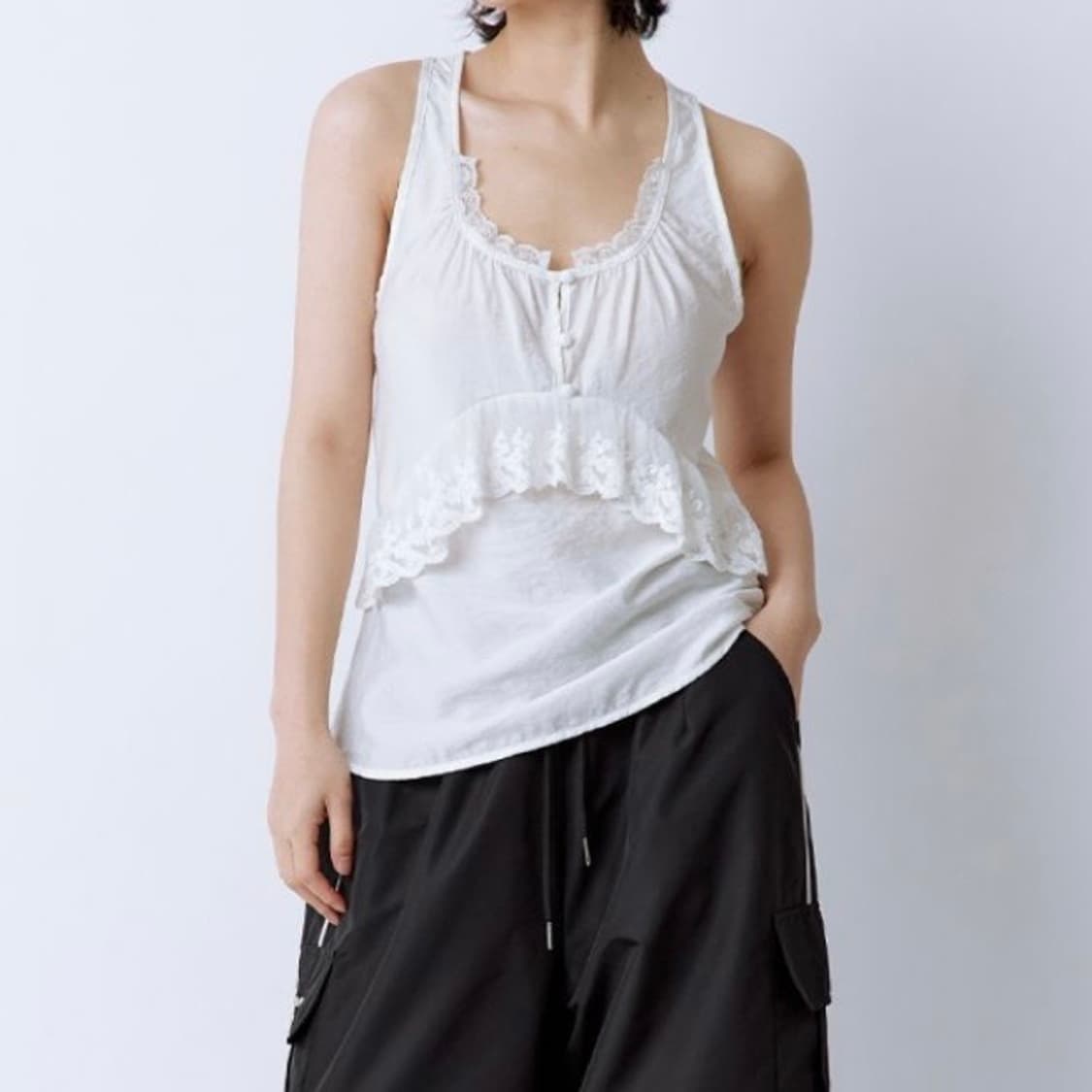 러프넥 나시 Fairy Vintage Lace Top 상품이미지1