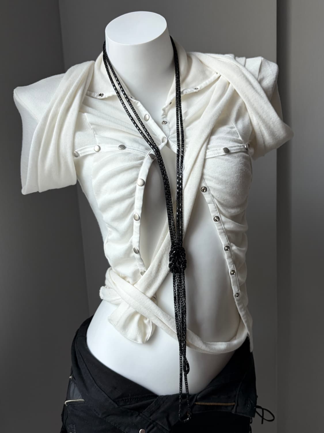 black button Necklace 상품이미지1